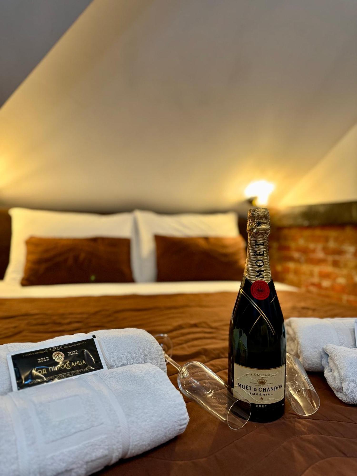 Pirocanac Rooms & Restaurant "Breakfast-Lunch-Dinner" Pirot Eksteriør billede