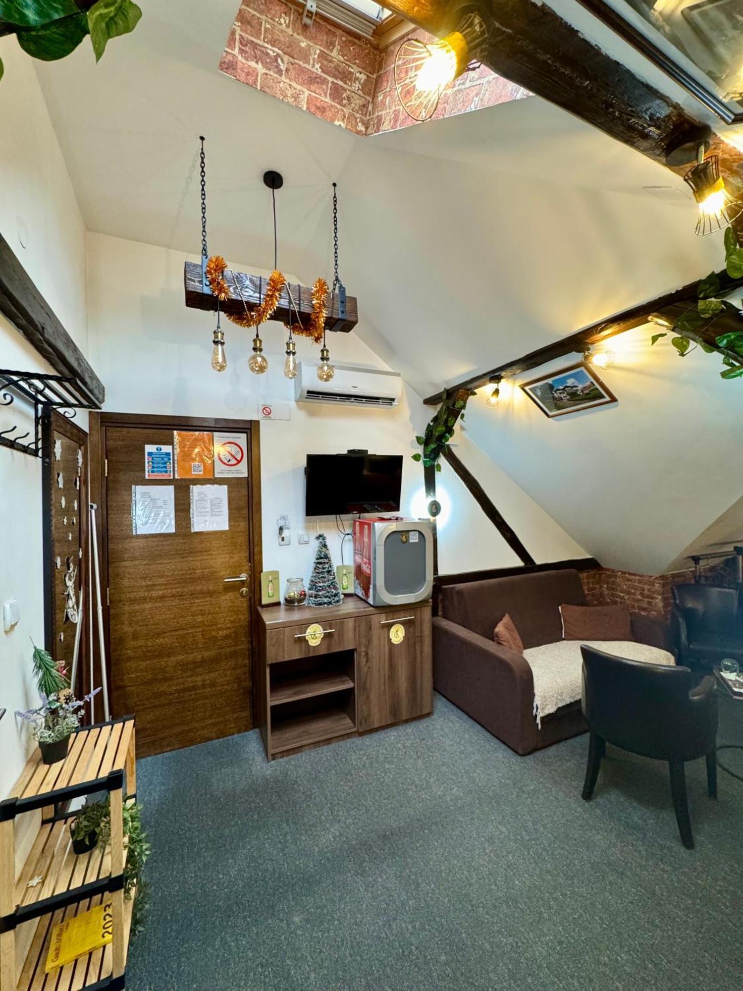Pirocanac Rooms & Restaurant "Breakfast-Lunch-Dinner" Pirot Eksteriør billede