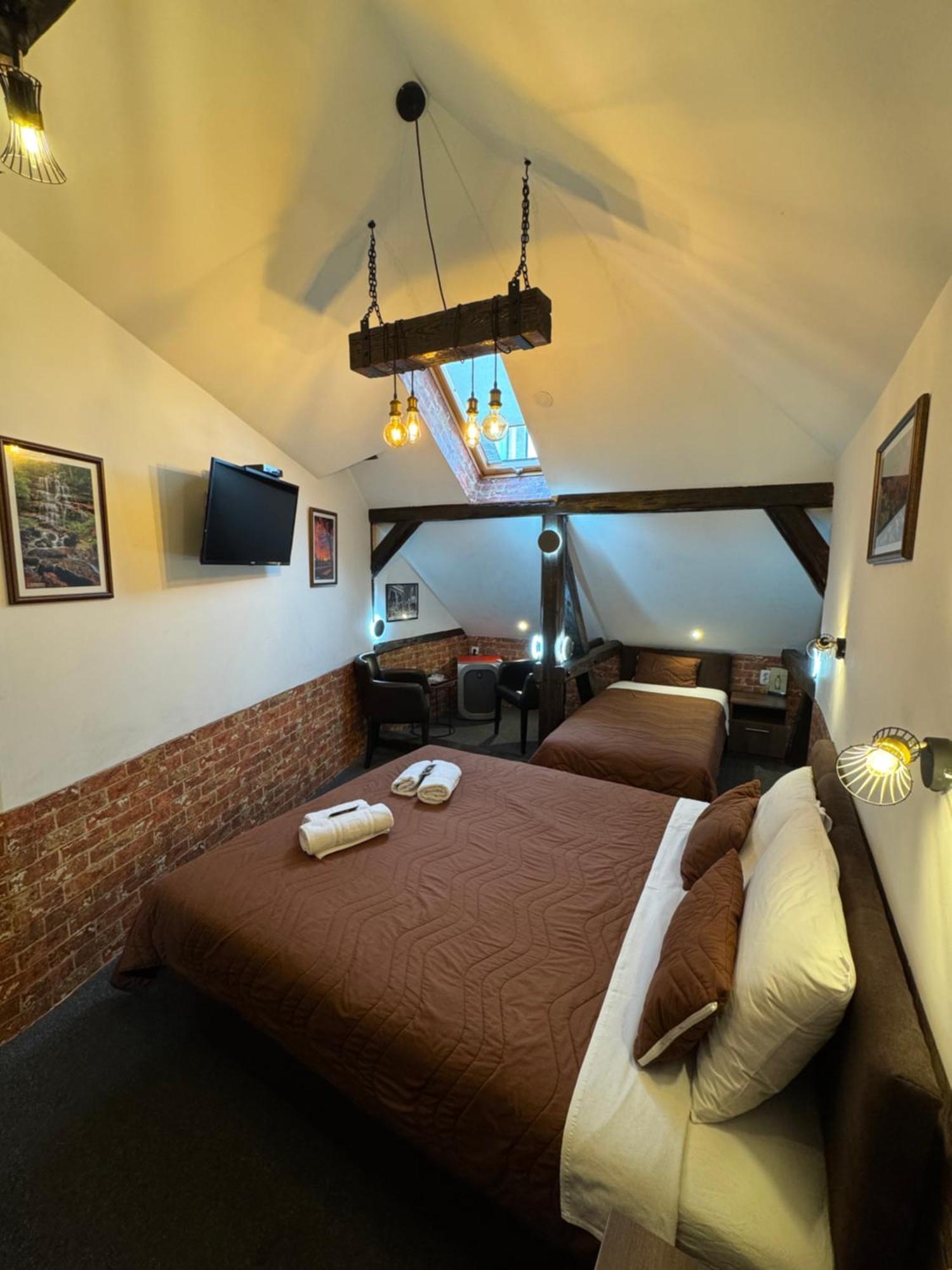 Pirocanac Rooms & Restaurant "Breakfast-Lunch-Dinner" Pirot Eksteriør billede